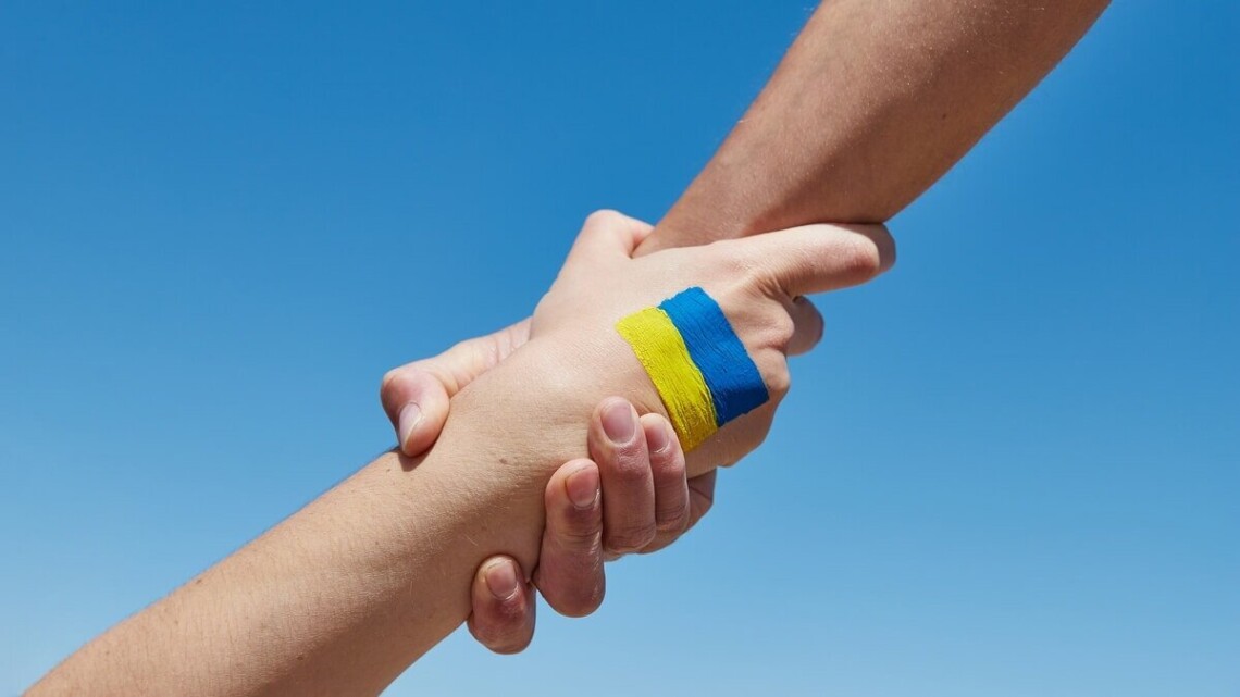 Допомога поруч: у Сватівському хабі переселенці продовжують отримувати гуманітарну підтримку