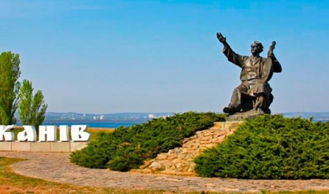 Юні літературознавці Сватівщини вшанують пам’ять Великого Кобзаря на Тарасовій горі Юні літературознавці Сватівщини вшанують пам’ять Великого Кобзаря на Тарасовій горі