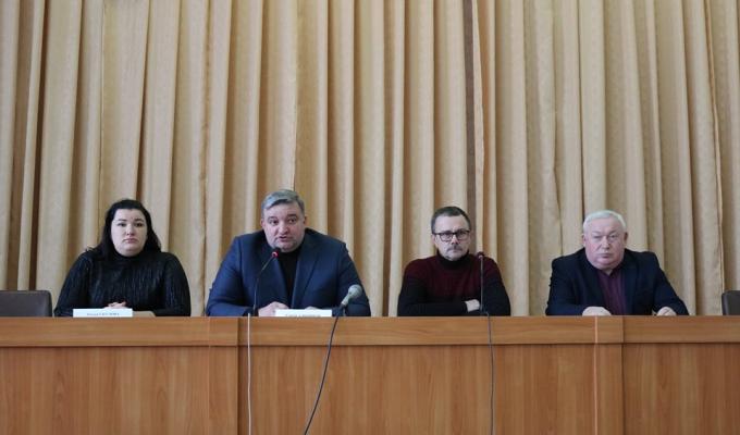 Обговорені нагальні питання з представниками Головного управління Держгеокадастру у Луганській області Обговорені нагальні питання з представниками Головного управління Держгеокадастру у Луганській області