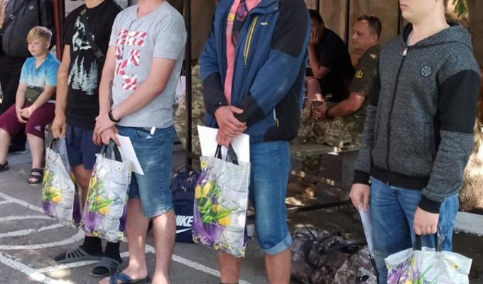 Лави Збройних Сил України поповнять 5 мешканців Сватівщини Лави Збройних Сил України поповнять 5 мешканців Сватівщини