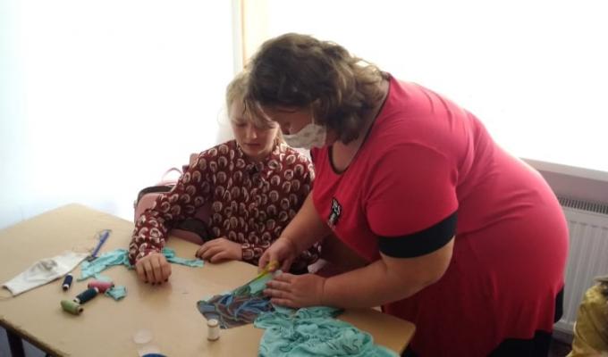 Як учні Сватівщини допомагають своїм одноліткам Як учні Сватівщини допомагають своїм одноліткам