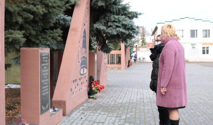 Пам’ятні заходи з нагоди поминання жертв голодоморів в Україні Пам’ятні заходи з нагоди поминання жертв голодоморів в Україні