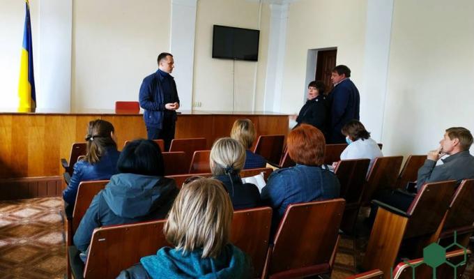 13 травня голова Сватівської райдержадміністрації Олег Клименчуков відвідав смт Білокуракине 13 травня голова Сватівської райдержадміністрації Олег Клименчуков відвідав смт Білокуракине