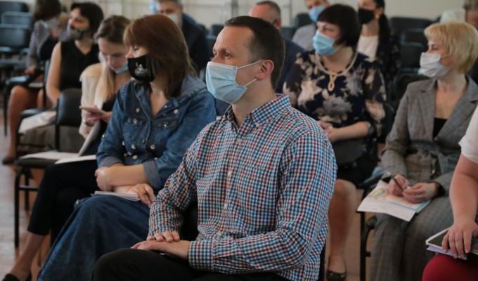 8 червня голова райдержадміністрації Олег Клименчуков взяв участь у засіданні круглого столу «Інфраструктура та обладнання шкільних їдалень за стандартами НАССР» 8 червня голова райдержадміністрації Олег Клименчуков взяв участь у засіданні круглого столу «Інфраструктура та обладнання шкільних їдалень за стандартами НАССР»