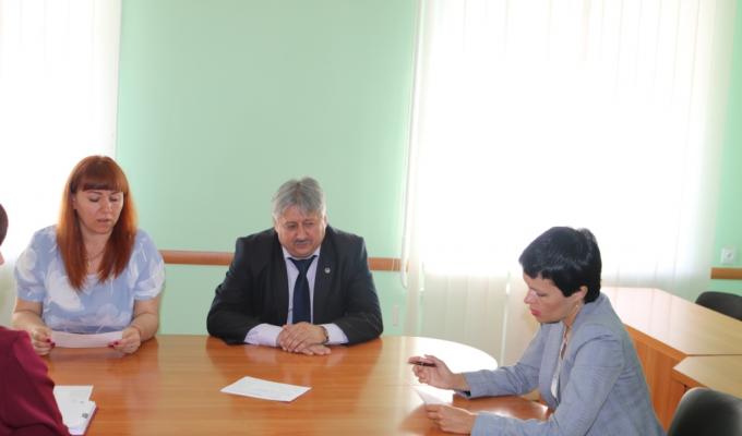 Виїзний прийом громадян заступника голови Луганської облдержадміністрації Лішик О.П. Виїзний прийом громадян заступника голови Луганської облдержадміністрації Лішик О.П.