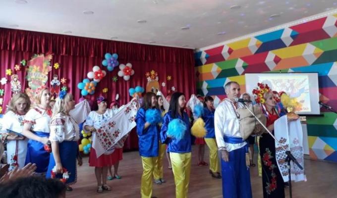 Співробітники СБУ привітали підшефних із Днем знань Співробітники СБУ привітали підшефних із Днем знань