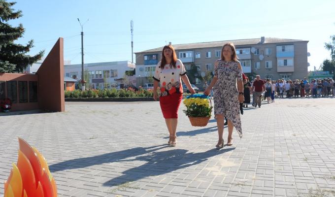 До Дня скорботи і вшанування пам’яті жертв війни До Дня скорботи і вшанування пам’яті жертв війни