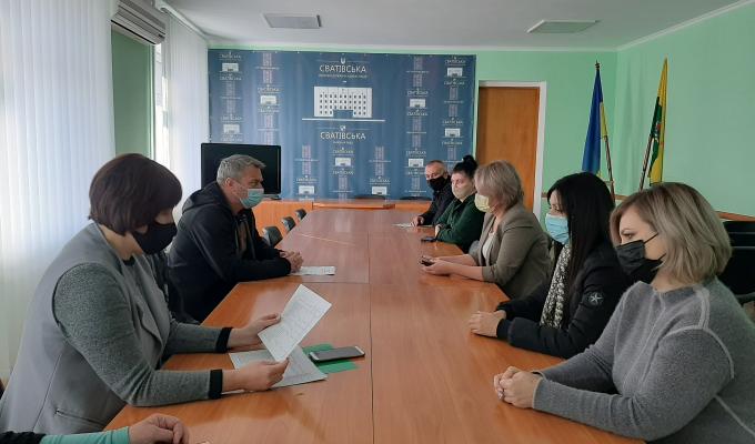 4 жовтня заступник голови райдержадміністрації Борис Руденко провів засідання комісії з розгляду питань щодо призначення (відновлення) соціальних виплат внутрішньо переміщеним особам 4 жовтня заступник голови райдержадміністрації Борис Руденко провів засідання комісії з розгляду питань щодо призначення (відновлення) соціальних виплат внутрішньо переміщеним особам