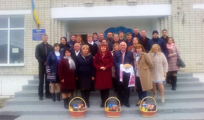 Візит делегації з Чернівецької області до с. Коломийчиха Візит делегації з Чернівецької області до с. Коломийчиха