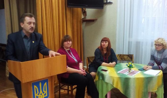 Зустріч педагогів Сватівщини з головою правління Громадської організації «Асоціація освітян Луганщини» Артюшенком В.І. Зустріч педагогів Сватівщини з головою правління Громадської організації «Асоціація освітян Луганщини» Артюшенком В.І.