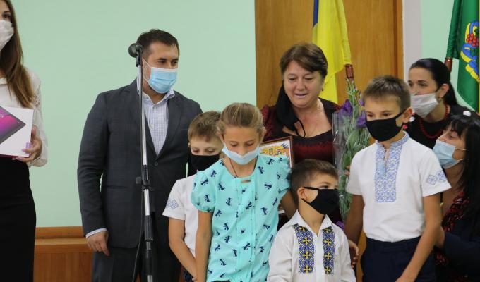 Сьогодні - День усиновлення Сьогодні - День усиновлення