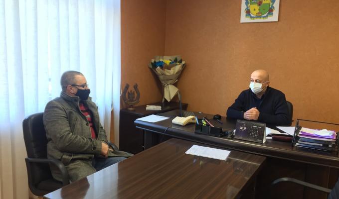 Олег Сліпець провів робочу зустріч з головою громадської ради при Сватівській районній державній адміністрації Юрієм Ірхою Олег Сліпець провів робочу зустріч з головою громадської ради при Сватівській районній державній адміністрації Юрієм Ірхою