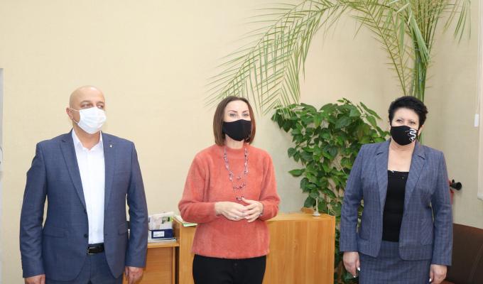 У Сватовому вітали працівників культури У Сватовому вітали працівників культури