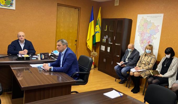 14 грудня голова райдержадміністрації Олег Сліпець провів апаратну нараду з керівниками структурних підрозділів райдержадміністрації 14 грудня голова райдержадміністрації Олег Сліпець провів апаратну нараду з керівниками структурних підрозділів райдержадміністрації