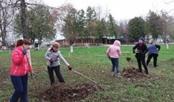 Працівники райдержадміністрації долучилися до акції «За чисте довкілля» Працівники райдержадміністрації долучилися до акції «За чисте довкілля»