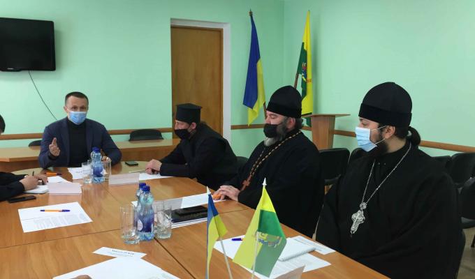 28 квітня голова райдержадміністрації Олег Клименчуков провів зустріч з представниками духовенства Сватівщини 28 квітня голова райдержадміністрації Олег Клименчуков провів зустріч з представниками духовенства Сватівщини