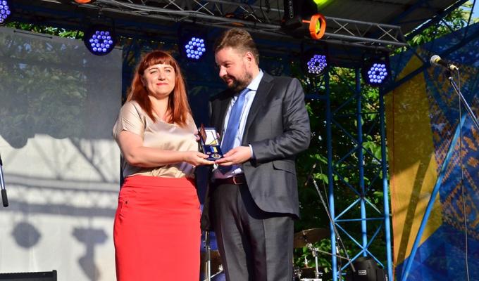 Вітаємо заступника голови райдержадміністрації Ганну Лемешко з високою нагородою! Вітаємо заступника голови райдержадміністрації Ганну Лемешко з високою нагородою!