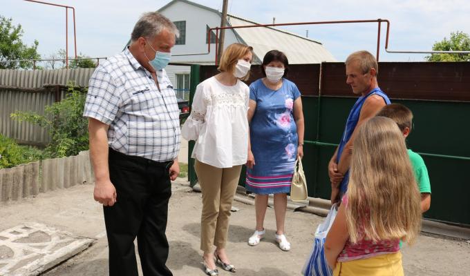 Багатодітного татуся привітали з Днем батька Багатодітного татуся привітали з Днем батька