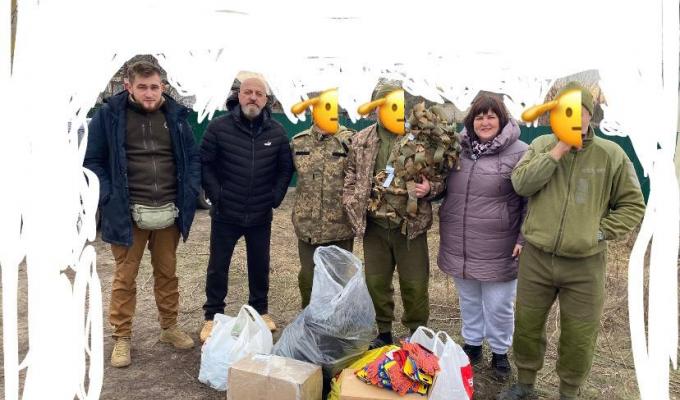 Напередодні Дня Збройних Сил України та Дня Святого Миколая голова Сватівської районної військової адміністрації Олег Сліпець разом із представниками військових адміністрацій Сватівського району зустрілися з військовими 41-ої та 44-ої окремих механізовани Напередодні Дня Збройних Сил України та Дня Святого Миколая голова Сватівської районної військової адміністрації Олег Сліпець разом із представниками військових адміністрацій Сватівського району зустрілися з військовими 41-ої та 44-ої окремих механізовани