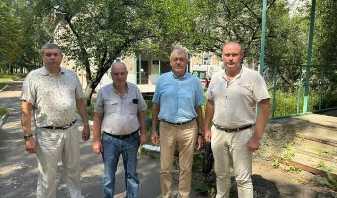 Спільні зусилля задля допомоги ВПО: Начальники Сватівської міської та Білокуракинської селищної військових адміністрацій Олександр МІТКЕВИЧ та Віталій АНТОНЕНКО відвідали смт. Іршанськ Коростенського району Житомирської області та зустрілися з селищним го Спільні зусилля задля допомоги ВПО: Начальники Сватівської міської та Білокуракинської селищної військових адміністрацій Олександр МІТКЕВИЧ та Віталій АНТОНЕНКО відвідали смт. Іршанськ Коростенського району Житомирської області та зустрілися з селищним го