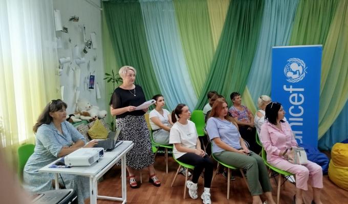 «Кожній дитині - родина» - під таким гаслом пройшла інформаційно-просвітницька зустріч для ВПО з Луганщини «Кожній дитині - родина» - під таким гаслом пройшла інформаційно-просвітницька зустріч для ВПО з Луганщини