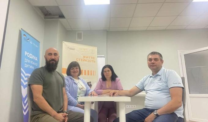 Обговорили умови отримання соціальної послуги з формування життєстійкості незахищеним верствам населення: керівники військових адміністрацій Сватівського району відвідали Центр Життєстійкості в м.Буча Обговорили умови отримання соціальної послуги з формування життєстійкості незахищеним верствам населення: керівники військових адміністрацій Сватівського району відвідали Центр Життєстійкості в м.Буча