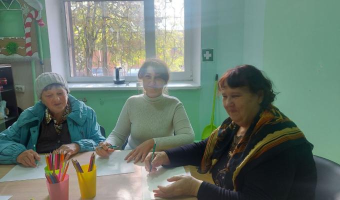 В Білокуракинському хабі відбулося релакс-малювання В Білокуракинському хабі відбулося релакс-малювання