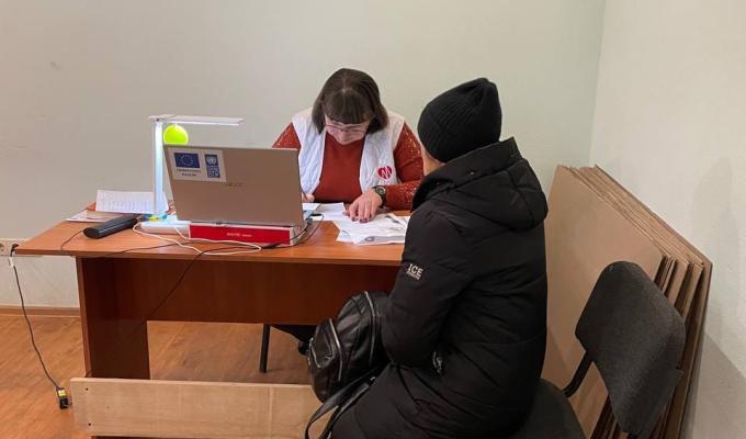 В Нижньодуванському гуманітарному хабі в Харкові триває видача гігієнічних наборів від Товариства Червоного Хреста України В Нижньодуванському гуманітарному хабі в Харкові триває видача гігієнічних наборів від Товариства Червоного Хреста України