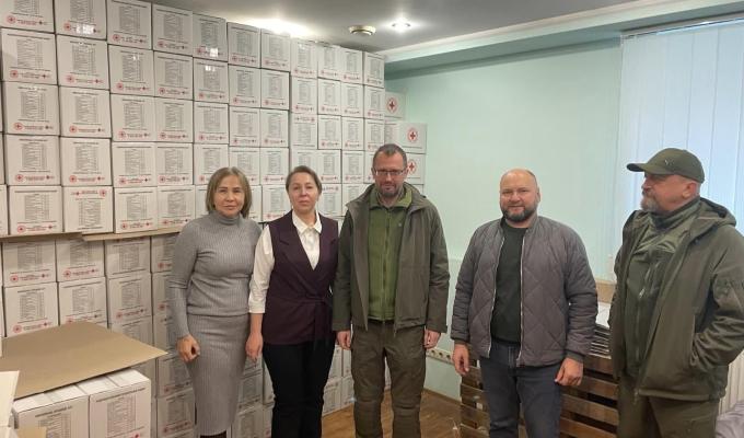 Перший заступник начальника Луганської обласної військової адміністрації Олексій Смирнов відвідав Нижньодуванський гуманітарний хаб у м. Харків під час своєї робочої поїздки на Харківщину. Перший заступник начальника Луганської обласної військової адміністрації Олексій Смирнов відвідав Нижньодуванський гуманітарний хаб у м. Харків під час своєї робочої поїздки на Харківщину.