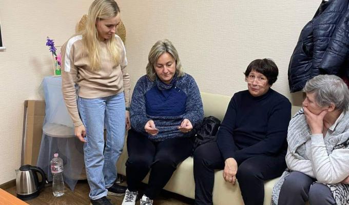 Для ВПО Луганщини провели захід «Світ без насильства» у межах Всеукраїнської акції «16 днів проти насильства» Для ВПО Луганщини провели захід «Світ без насильства» у межах Всеукраїнської акції «16 днів проти насильства»