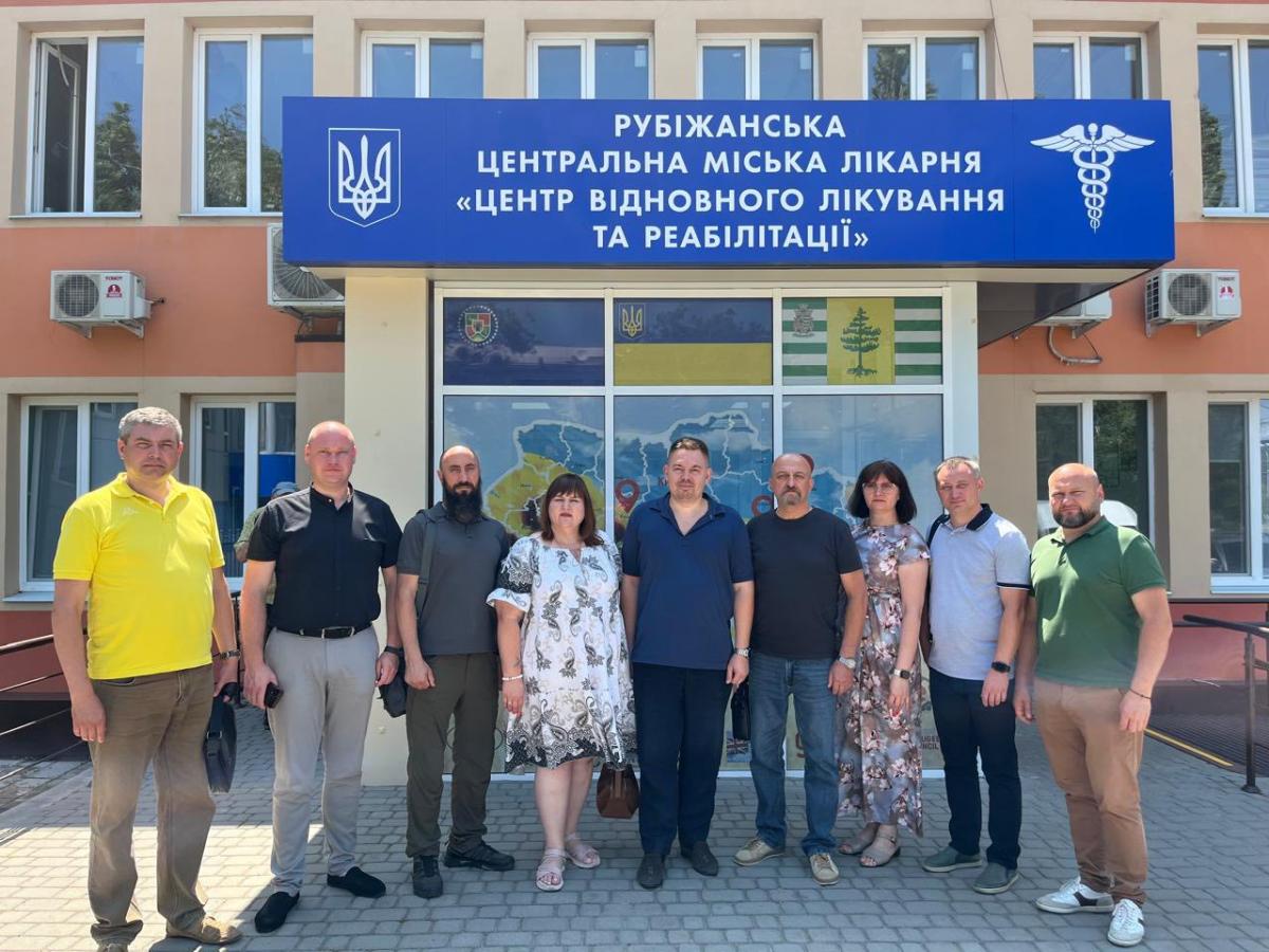 Допомога, єдність і турбота: спільні зусилля військових адміністрацій Сватівського району
