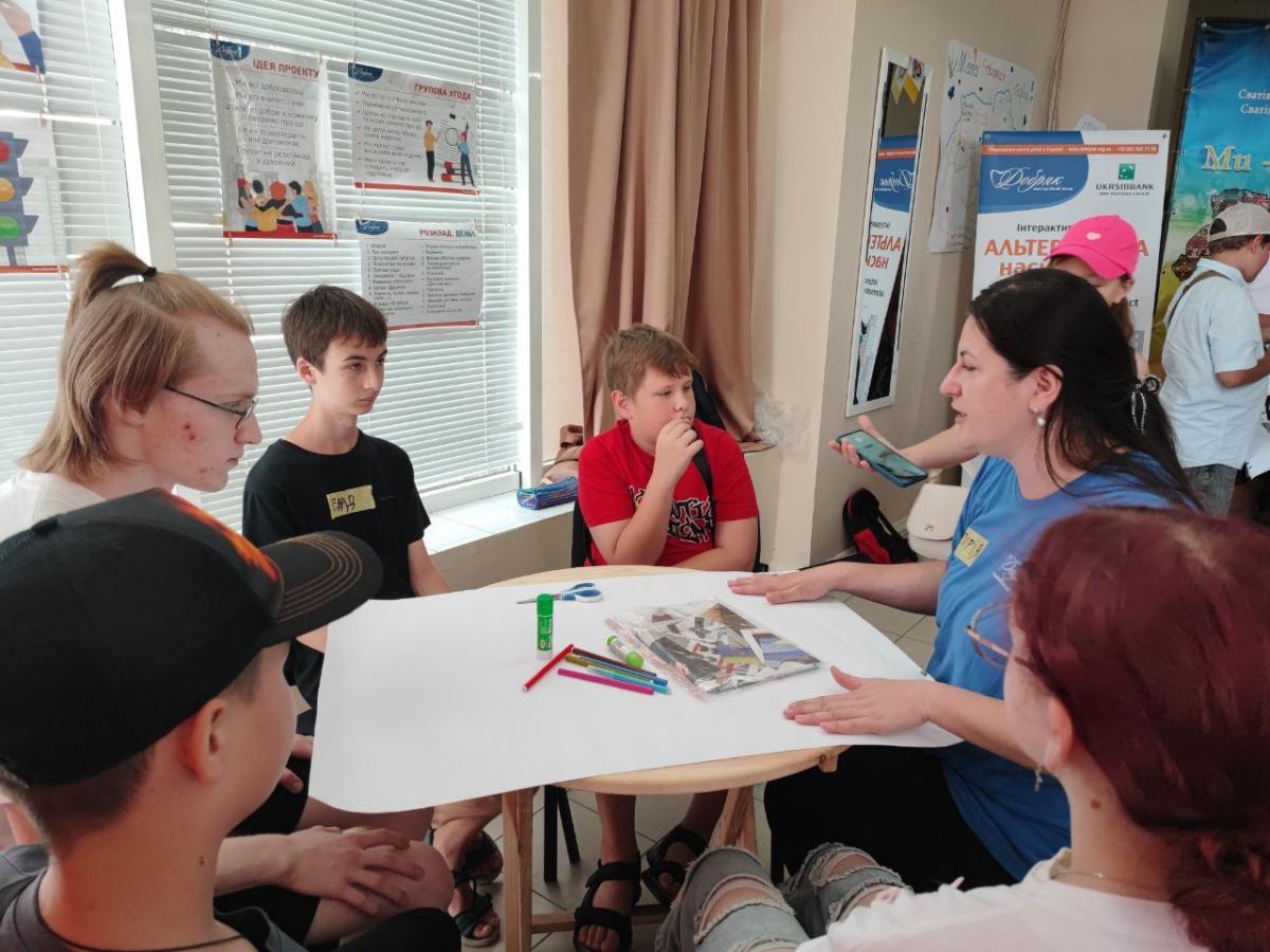 У Сватівському хабі відбувся захід «Інтерактивні уроки: альтернатива насильству» для дітей ВПО