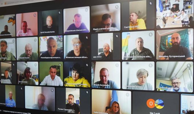 Очільник Сватівського району Олег СЛІПЕЦЬ та начальники військових адміністрацій Сватівського району взяли участь в нараді під головуванням голови обласної державної адміністрації-начальника обласної військової адміністрації Артема Лисогора. Очільник Сватівського району Олег СЛІПЕЦЬ та начальники військових адміністрацій Сватівського району взяли участь в нараді під головуванням голови обласної державної адміністрації-начальника обласної військової адміністрації Артема Лисогора.