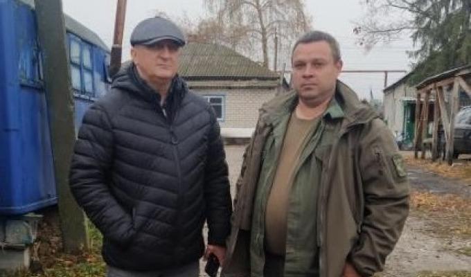 Перспективи та наслідки реорганізації Держлісгоспів обговорили під час робочої зустрічі голова райдержадміністрації Олег Сліпець та т.в.о. директора ДП «Сватівське лісомисливське господарство» Володимир Петренко Перспективи та наслідки реорганізації Держлісгоспів обговорили під час робочої зустрічі голова райдержадміністрації Олег Сліпець та т.в.о. директора ДП «Сватівське лісомисливське господарство» Володимир Петренко