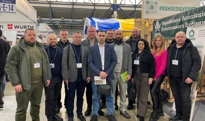 За ініціативи Сватівської та Лисичанської міських військових адміністрацій у місті Бровари відбувся урочистий захід з нагоди Дня єднання. За ініціативи Сватівської та Лисичанської міських військових адміністрацій у місті Бровари відбувся урочистий захід з нагоди Дня єднання.