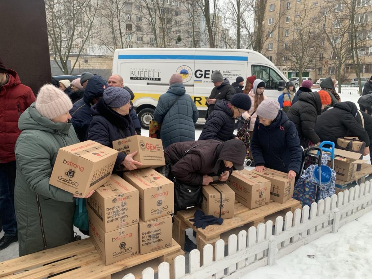 Єдність, яка підтримує: гуманітарна допомога для ВПО з Луганщини в Нижньодуванькому хабі в Києві