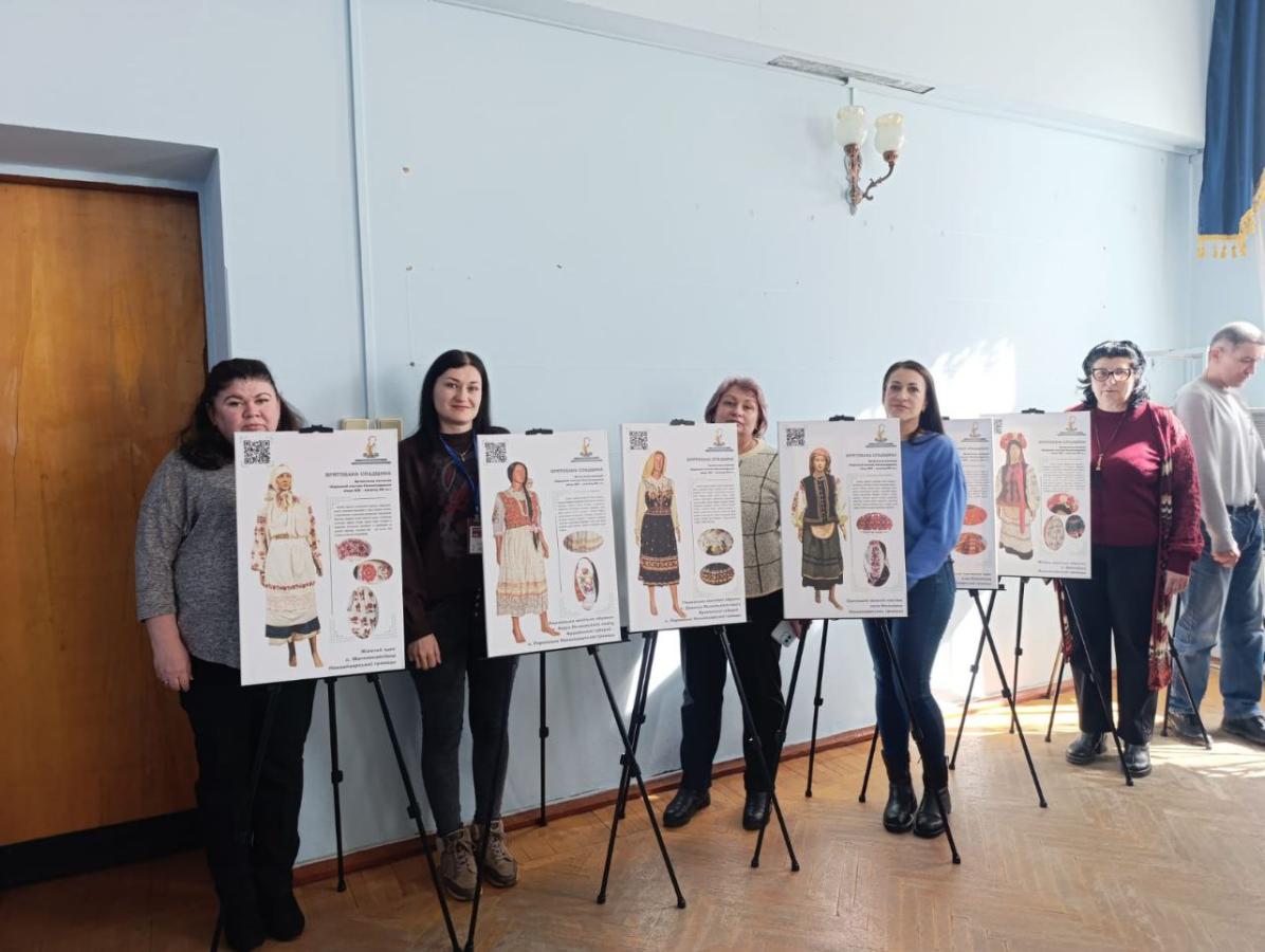 Народні костюми Новоайдарщини — врятована культурна спадщина на виставці у Кропивницькому