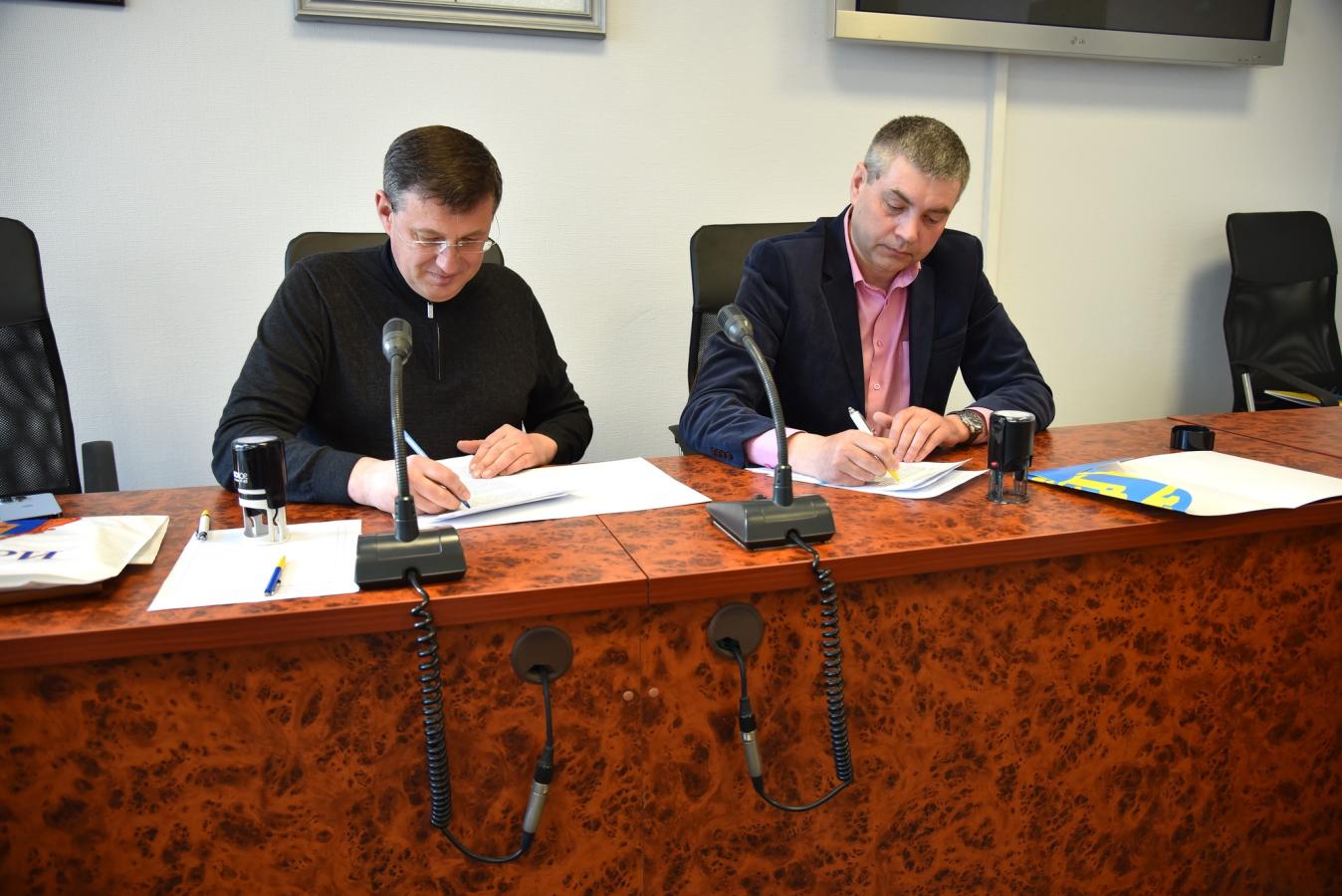 «Пліч-о-пліч: згуртовані громади» : Сватівська та Броварська громади підписали Меморандум