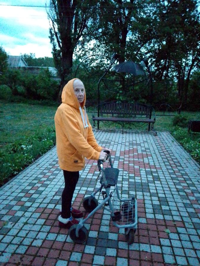 12 ролаторів для земляків: підтримка ВПО з Луганщини триває