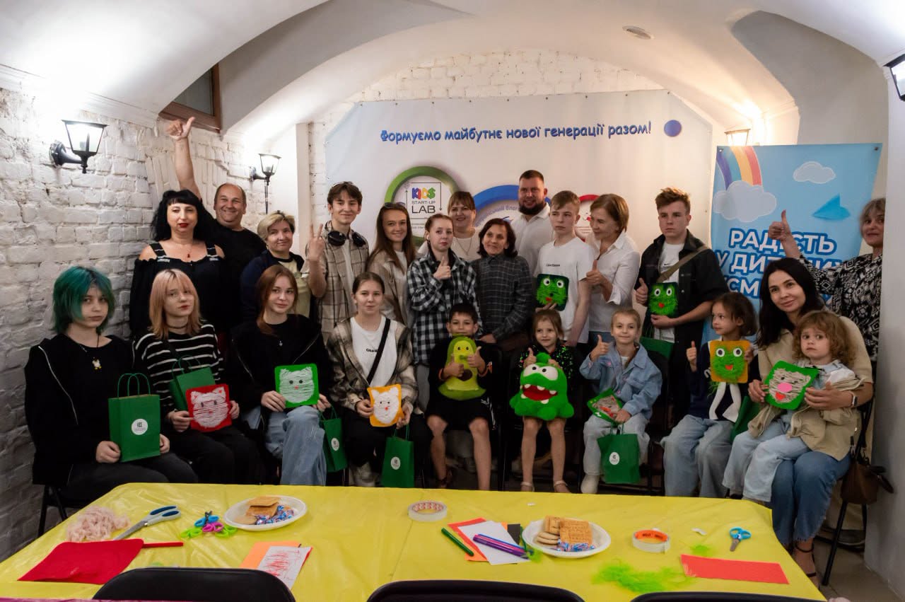 Творчість, щирі емоції та нові знайомства: діти Коломийчиської громади долучилися до майстер-класу в Харкові