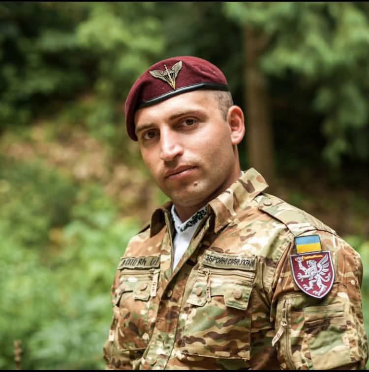 Захисника з Нижньодуванської громади Алшанова Гумбата відзначено високою нагородою Міністра оборони України — «Хрест Десантно-штурмових військ»