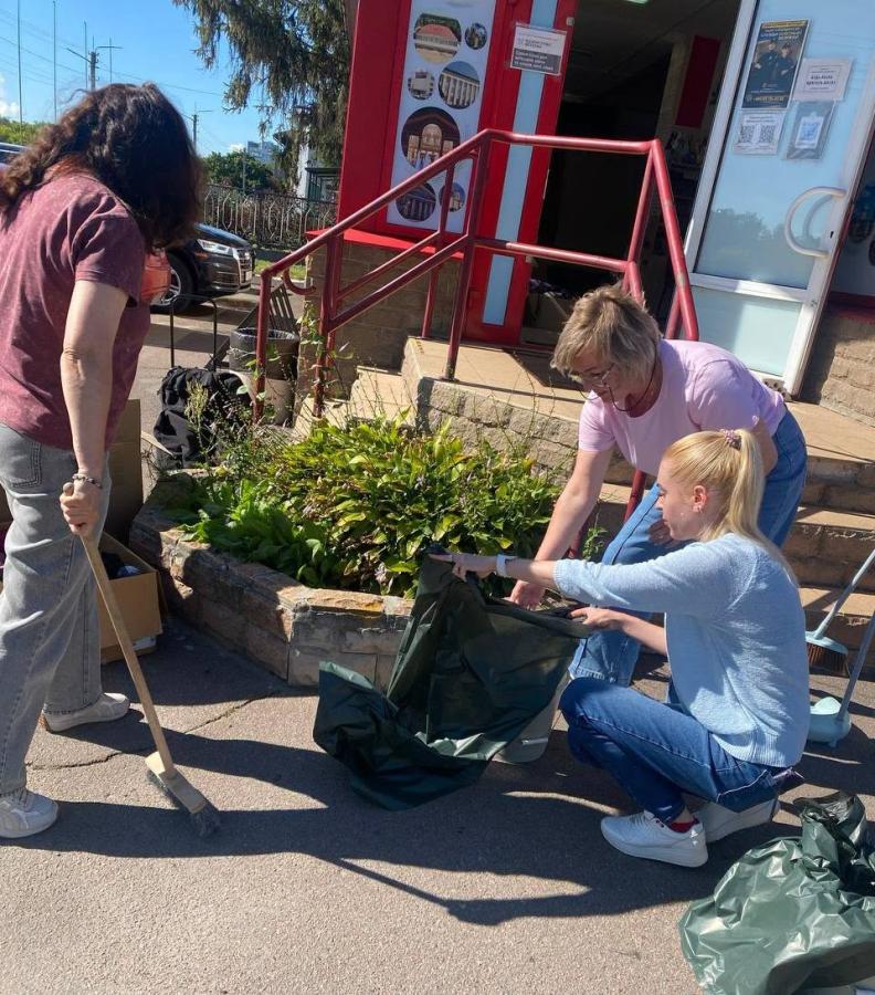 Чистота не має кордонів: представники громад долучилися до Всесвітнього дня прибирання