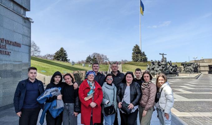 Для ВПО Луганщини та міста Бахмут відбулась екскурсія до Національного музею історії України у Другій світовій війні та меморіального комплексу «Батьківщина – мати» Для ВПО Луганщини та міста Бахмут відбулась екскурсія до Національного музею історії України у Другій світовій війні та меморіального комплексу «Батьківщина – мати»