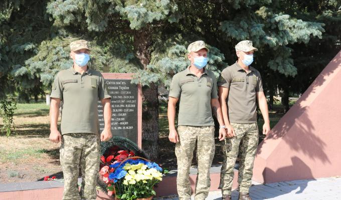 Герої не вмирають, вони разом з нами! Герої не вмирають, вони разом з нами!