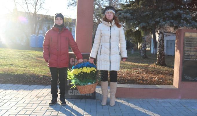 У Сватівському районі відзначили День Гідності та Свободи У Сватівському районі відзначили День Гідності та Свободи