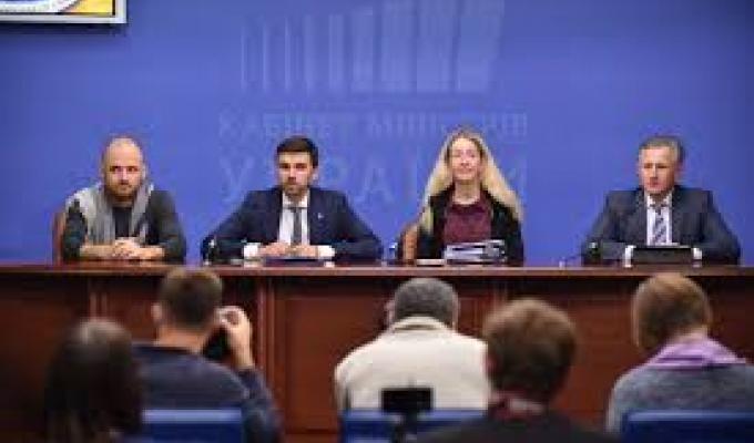 На засіданні Уряду ухвалили документи для впровадження медреформи На засіданні Уряду ухвалили документи для впровадження медреформи