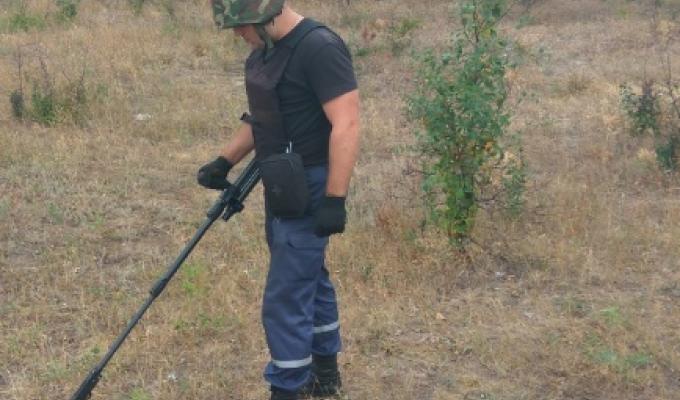 Піротехніками на Луганщині вилучено 15 одиниць вибухонебезпечних предметів Піротехніками на Луганщині вилучено 15 одиниць вибухонебезпечних предметів