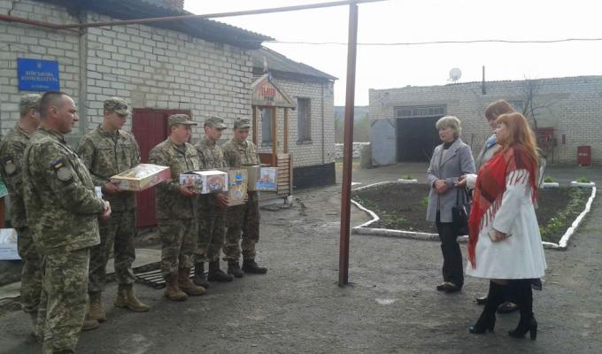 Великодні подарунки захисникам України Великодні подарунки захисникам України