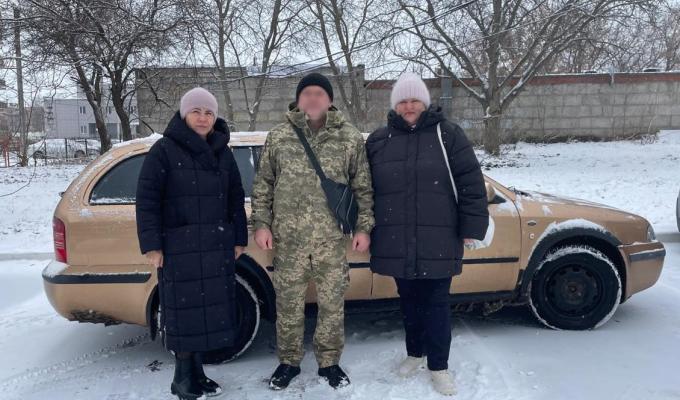 Коломийчиська військова адміністрація передала автомобіль захисникам Коломийчиська військова адміністрація передала автомобіль захисникам