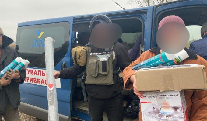 Будматеріали, пічки та газові балони: мешканці Сватівщини продовжують отримувати найнеобхідніше Будматеріали, пічки та газові балони: мешканці Сватівщини продовжують отримувати найнеобхідніше